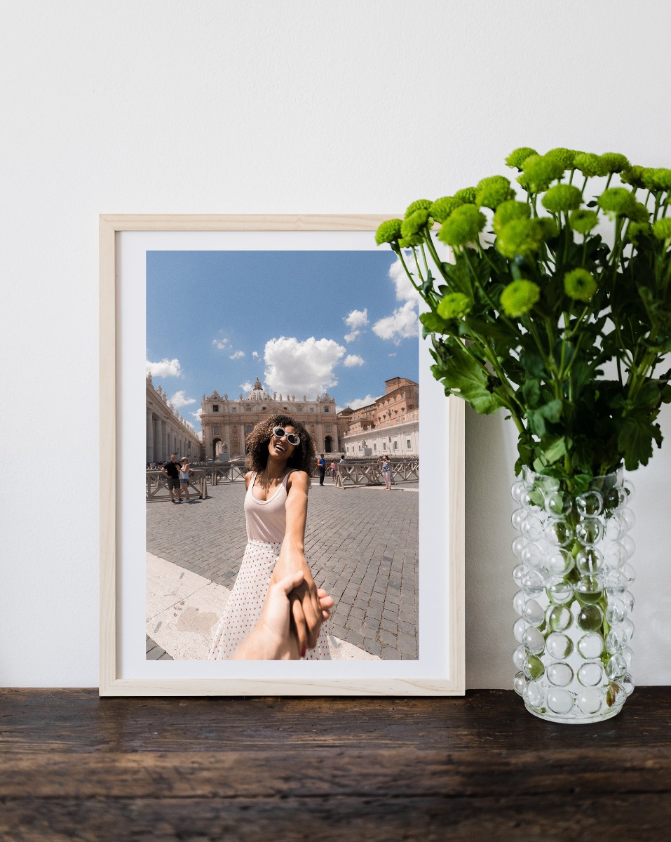 MAKE IT EYE-CATCHING